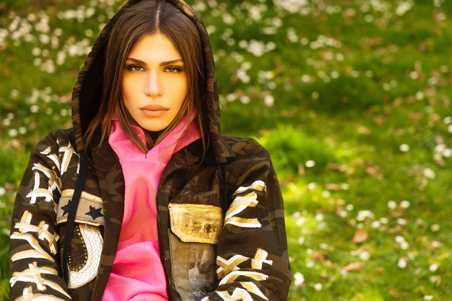 UNISEX ORGANZA HOODIE WITH FRONT POCKET